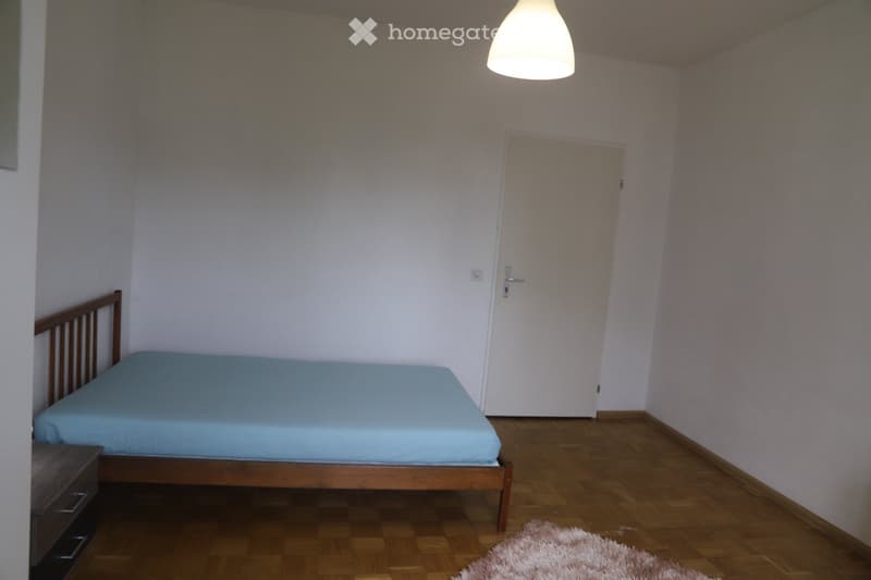 Ab sofort sehr grosses neues möbliertes WG-Zimmer (3)
