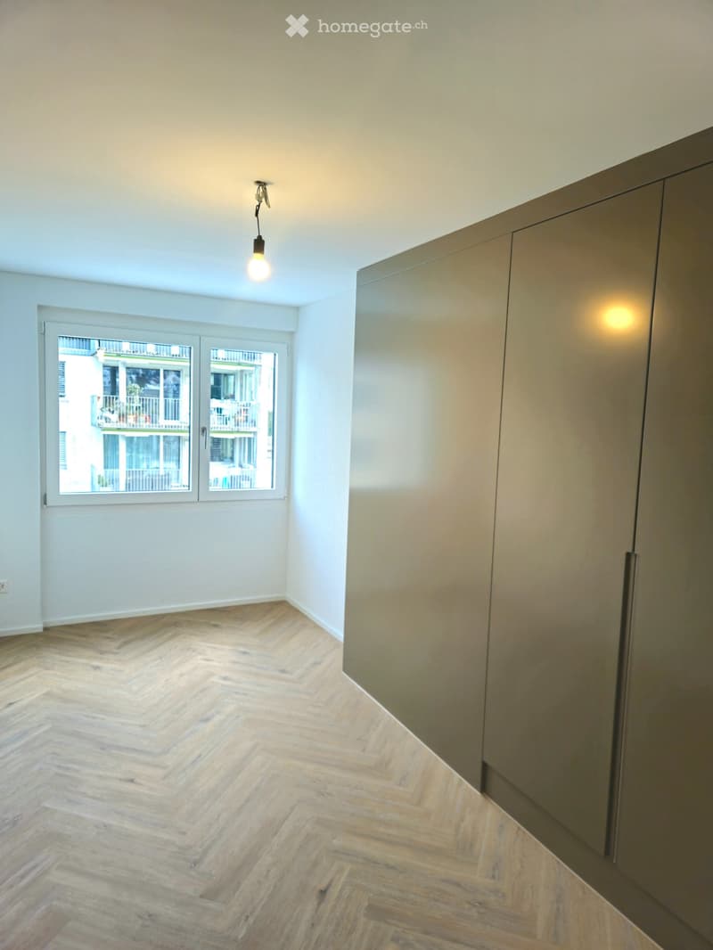 Modernes Eckhaus am Stadtrand von Dietikon (4)