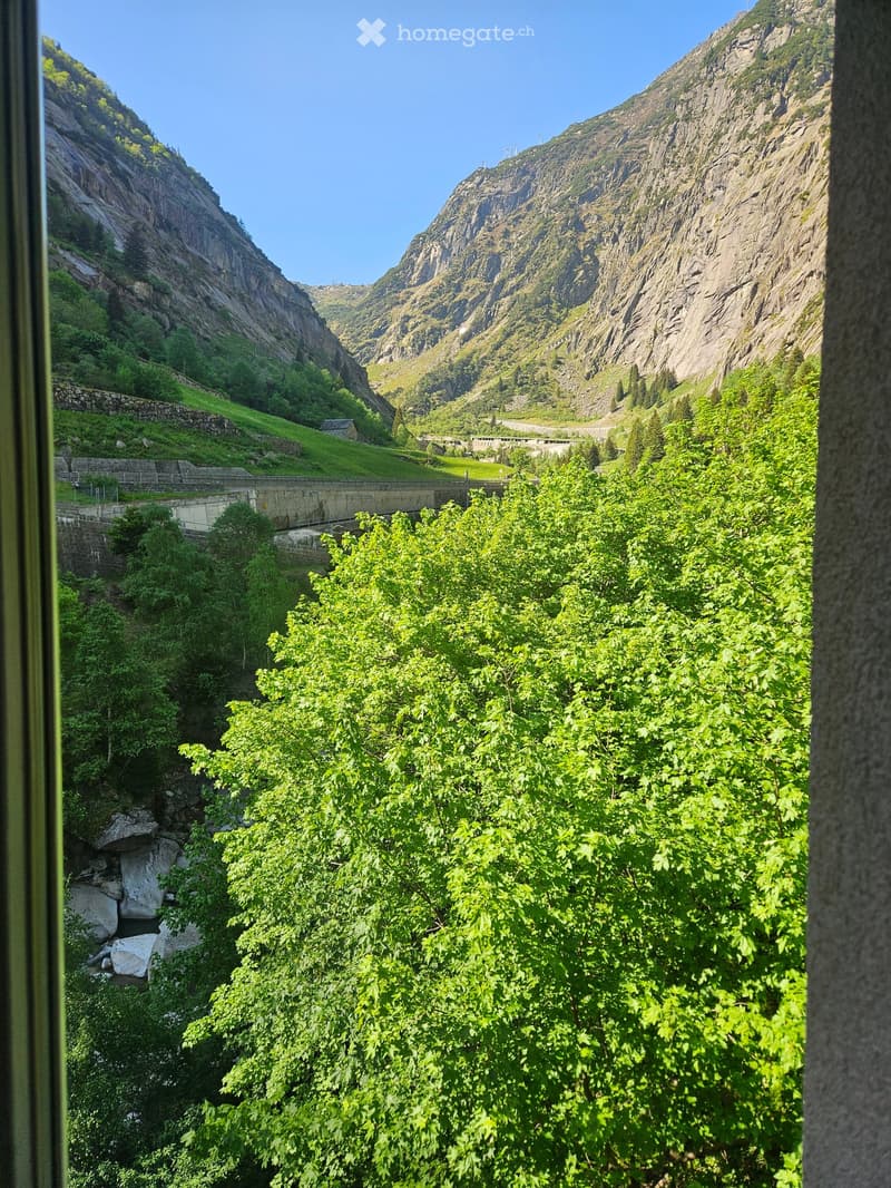 1,5 Zi Appartment, möbliert, mit Aussicht in Göschenen (3)