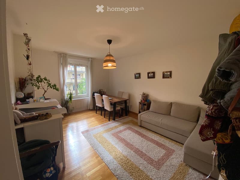Helle 2.5 Zimmer Wohnung in attraktiver Lage nahe am See (1)