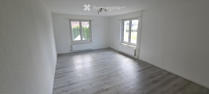 Sonniges Eckhaus mit gedecktem Sitzplatz und Rasenplatz (6)