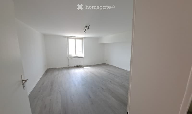 Sonniges Eckhaus mit gedecktem Sitzplatz und Rasenplatz (7)