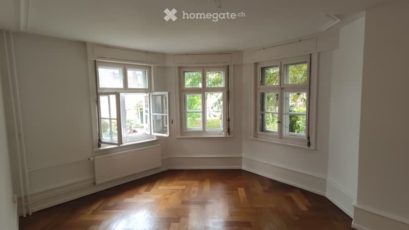 Heimelige 2.5 Zimmer-Wohnung im 1. OG in Jugendstilhaus (3)