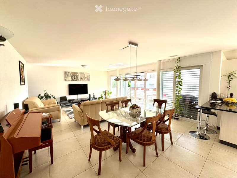 Naturnahe, Moderne und Helle 4.5-Zimmerwohnung (1)