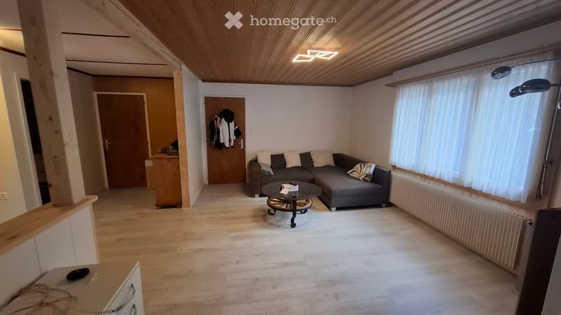 Wohnung in Gmde Höfen mit grosser Küche und Bus nach Thun (1)