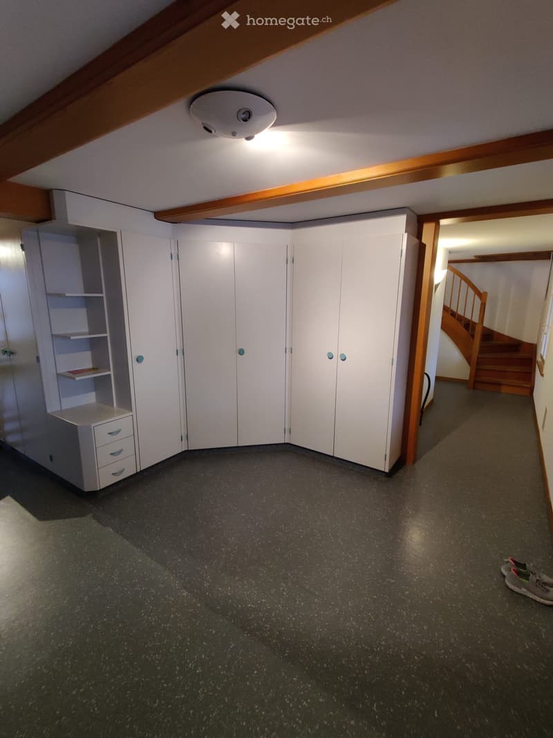 Grosszügige Wohnung in 3 Familienhaus (2)