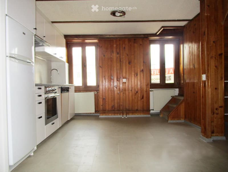 2.5p. avec une grande terrasse , vue montagnes (2)