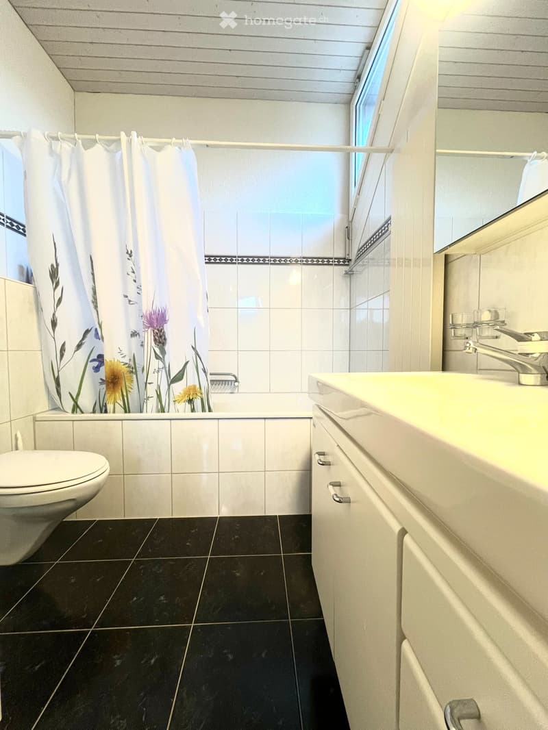 Exklusive 3.5-Zimmer-Dachwohnung mit besonderem Charme (4)