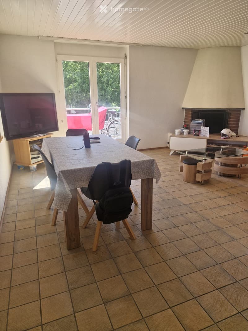 Charmante 2-Zimmer-Wohnung in Deitingen (2)