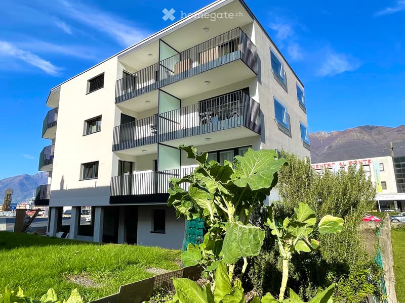 CADENAZZO - moderno attico con ampio terrazzo (1)