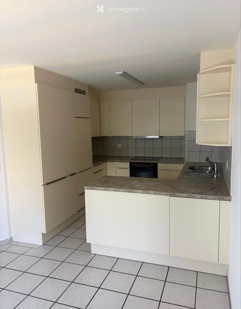 Zu vermieten: Schöne 4.5-Zimmer-Wohnung in Zizers (2)