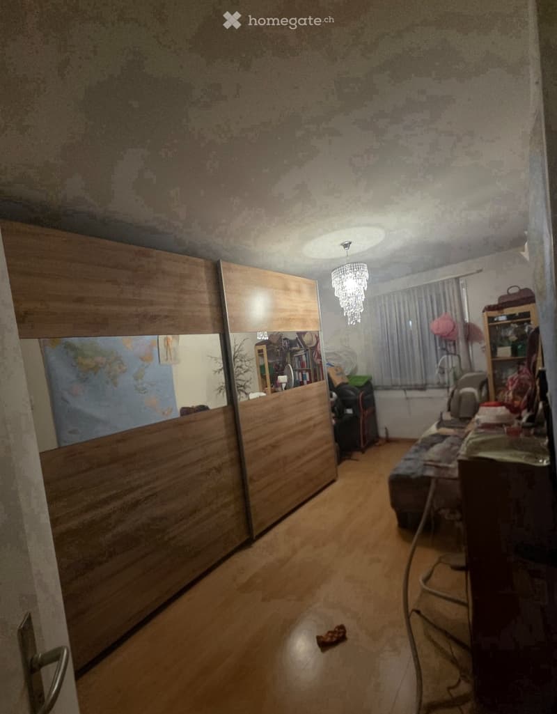 3 1/2 Zimmerwohnung Balkon Nähe Gütsch (4)