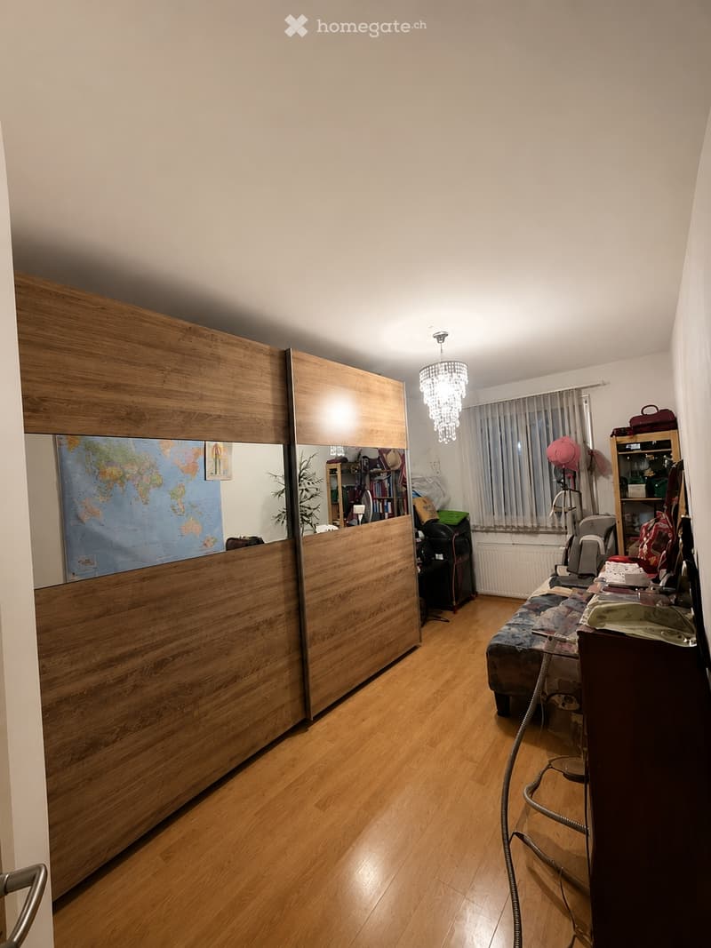 3 1/2 Zimmerwohnung Balkon Nähe Gütsch (5)