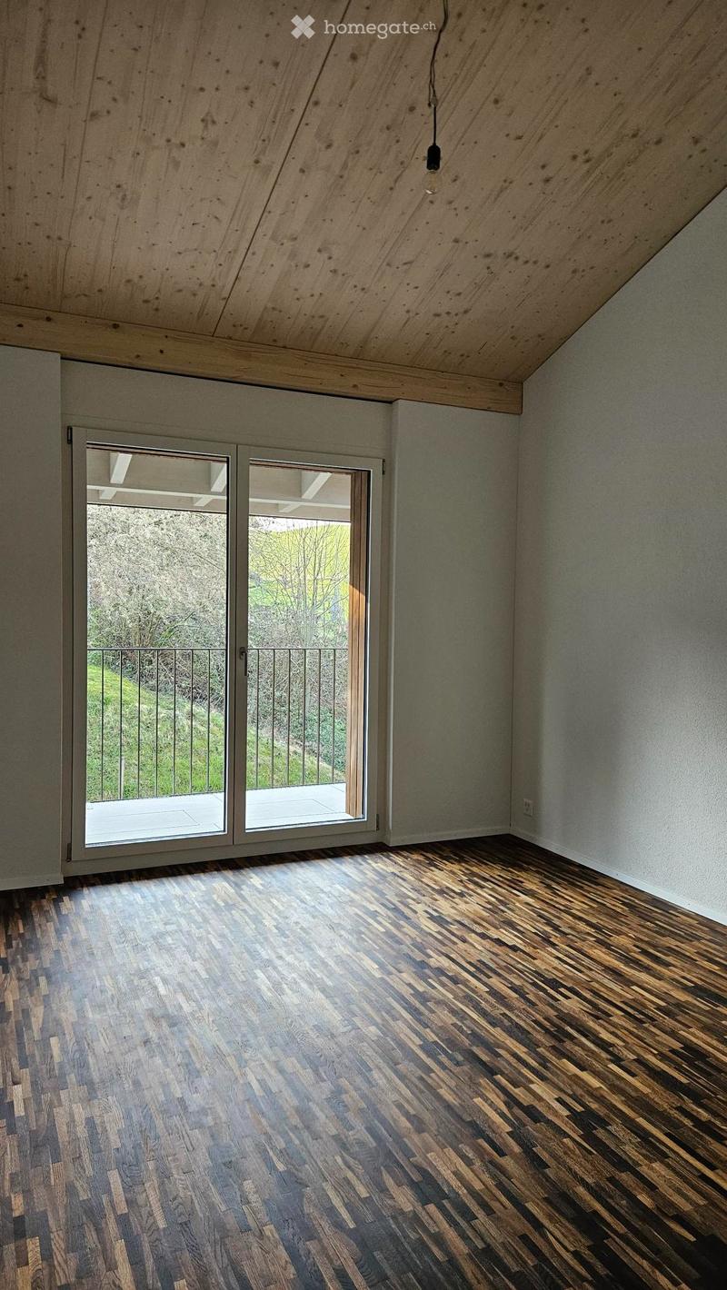 5.5 Zimmer Maisonettewohnung im DEFH mit Balkon und Garten (3)