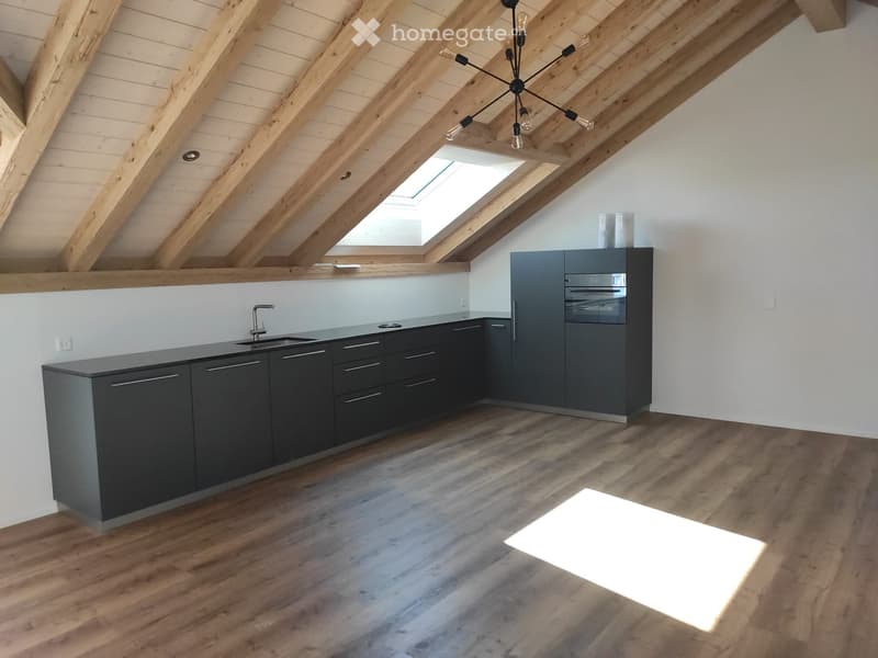2.5 Zimmerwohnung mit Garage und grossem Balkon (2)