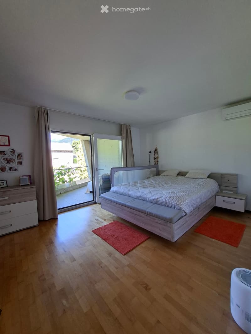 Casa spaziosa con giardino (4)