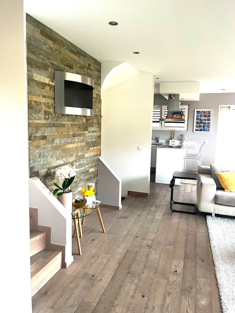 CASA MODERNA E FUNZIONALE CON OTTIME FINITURE CON GIARDINO (7)