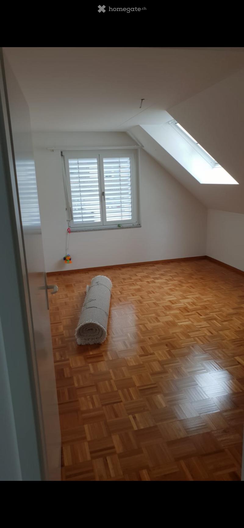 Helle und geräumige 4.5-Zimmer Duplexwohnung in Nürensdorf (3)