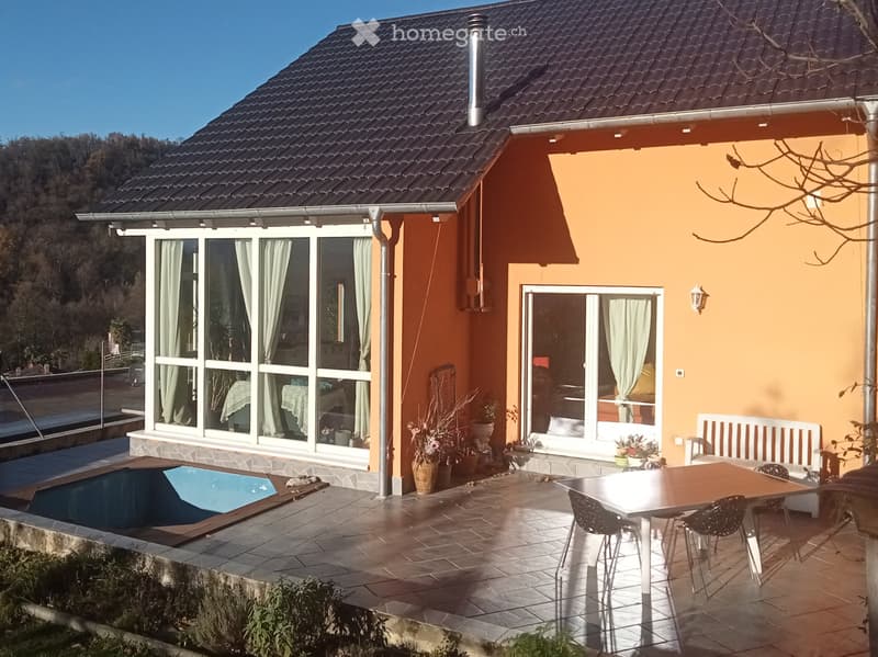 Vendesi casa unifamiliare con giardino (1)