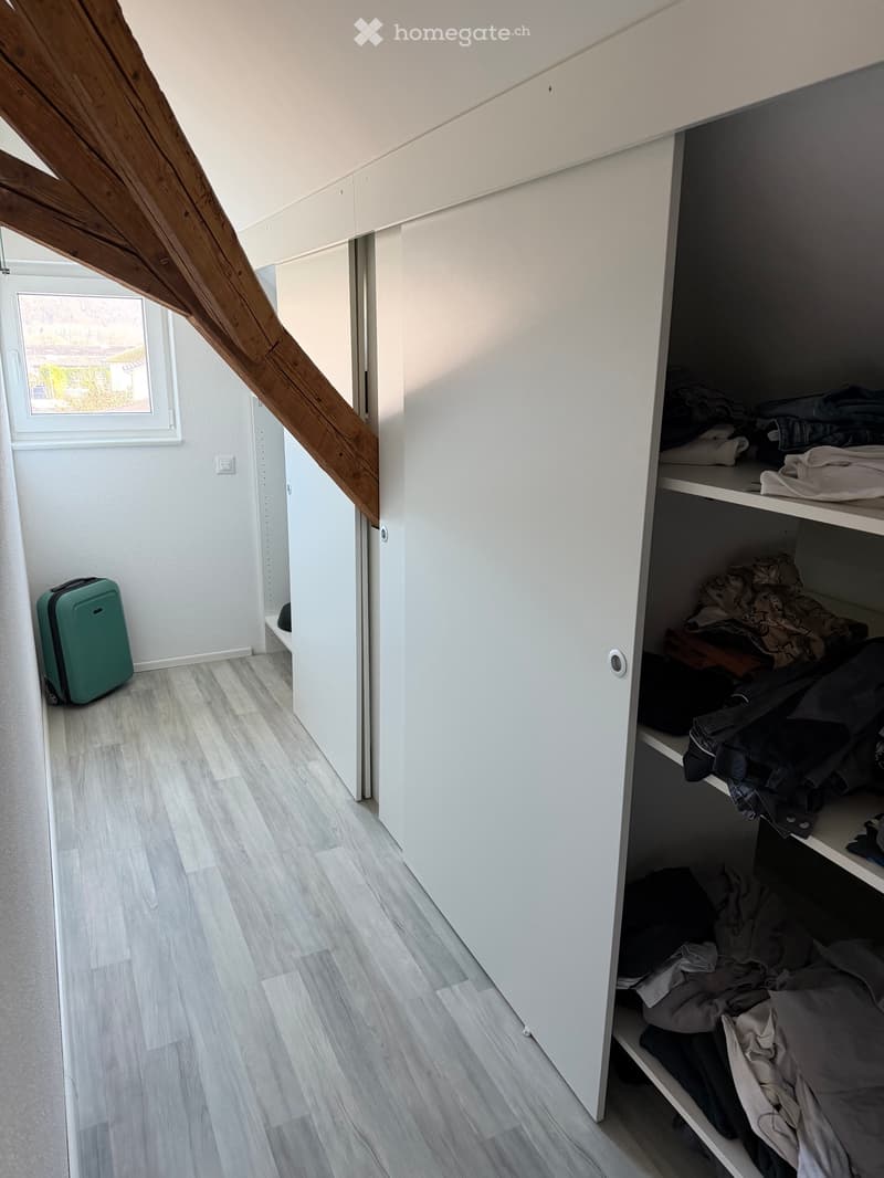Helle moderne  DG Wohnung mit 120m"zu vermieten (4)