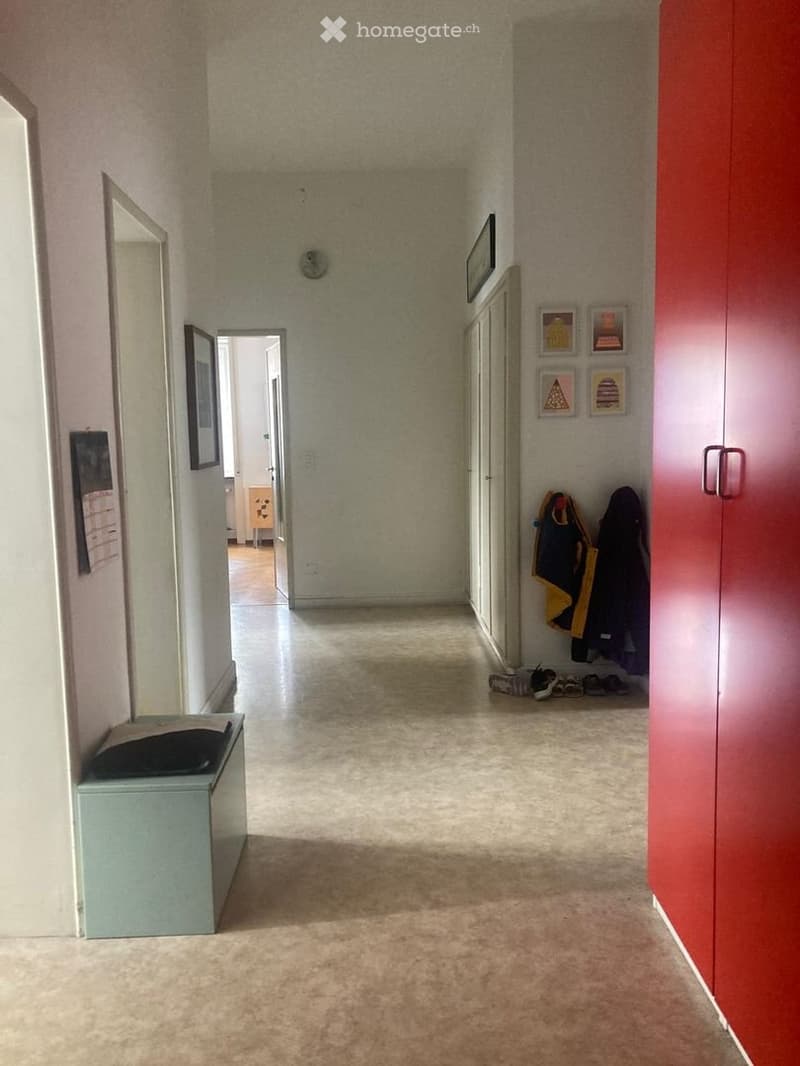 Appartamento design luminoso 2 camere balcone e parcheggio (5)