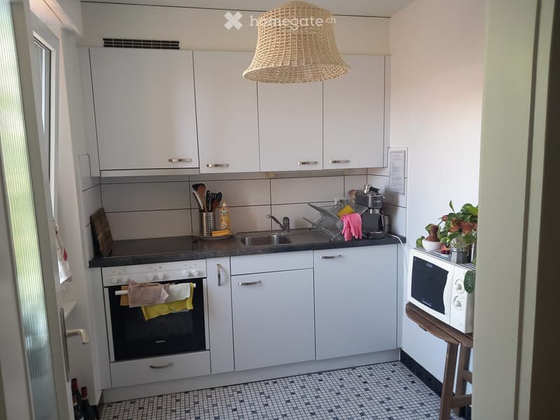 Appartement confortable avec balcon et vue à Neuchâtel (4)