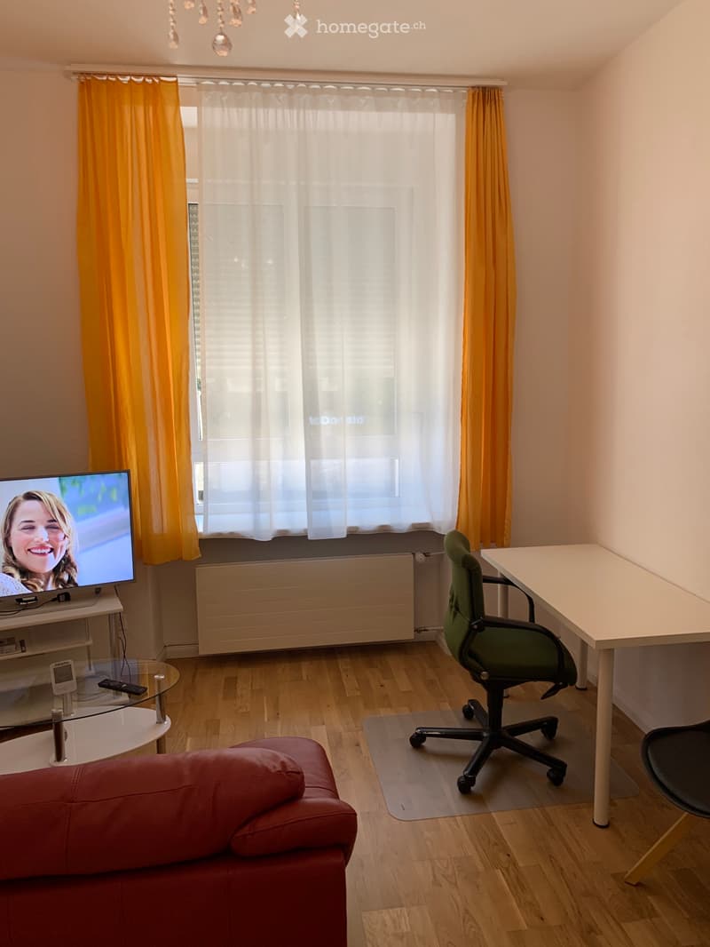 Zu vermieten ab 1 Juli WG Zimmer (2)