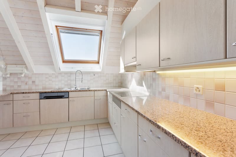Sehr schöne 5.5 Zimmer Maisonettewohnung (3)