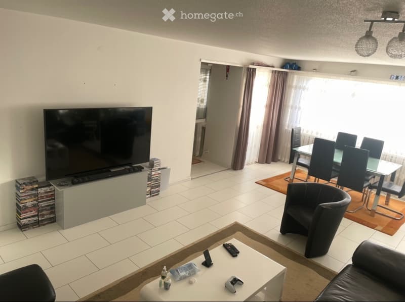 5 Zimmerwohnung mit Tiefgaragenplatz (1)