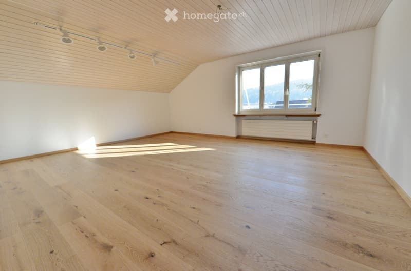 4, 5 - Zimmer Maisonettewohnung /Balkon/Garage/Parkplätze (3)