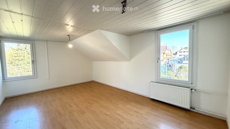 Helle, frisch renovierte 3 Zimmer Wohnung (2)