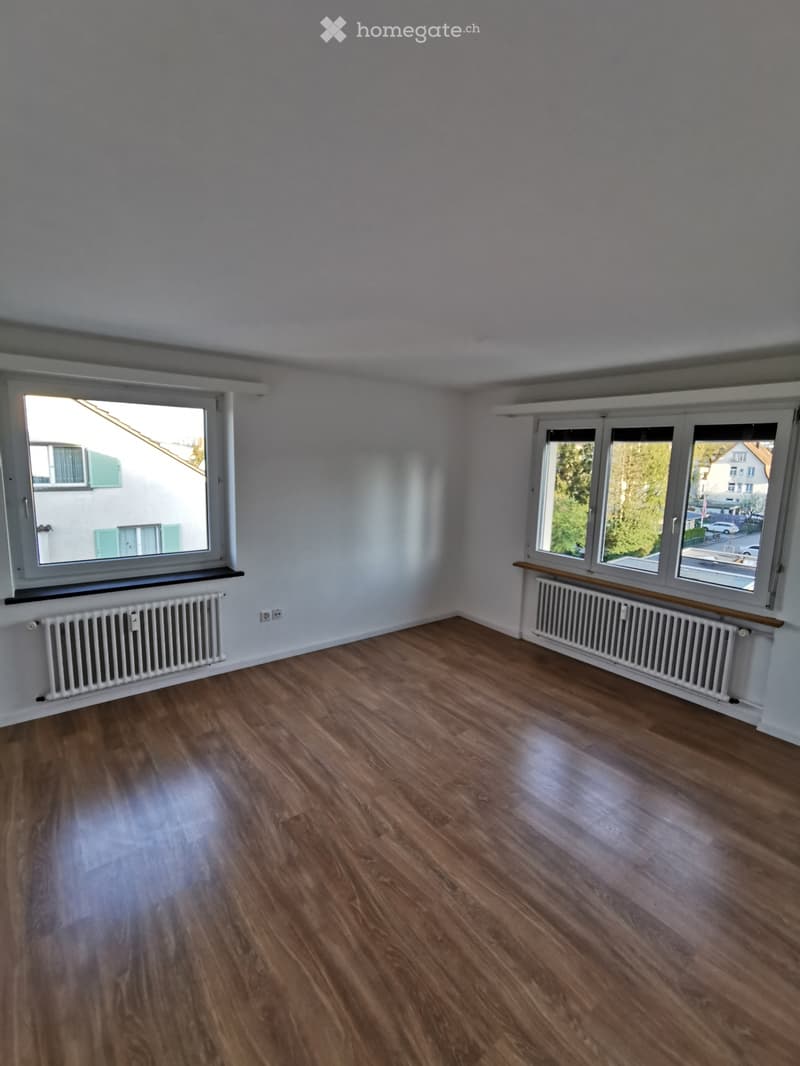 Helle 3.5 Zimmer Wohnung im 3 OG mit Balkon (5)