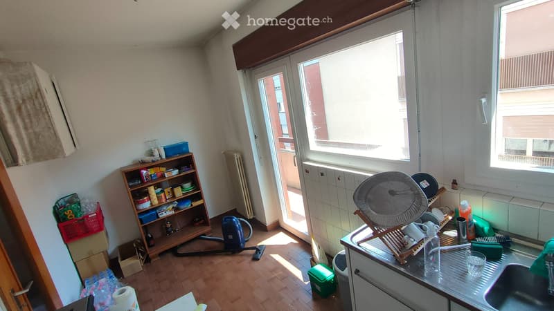 Cerco subentrante  Ampio 3.5 locali a Lugano-Besso (6)