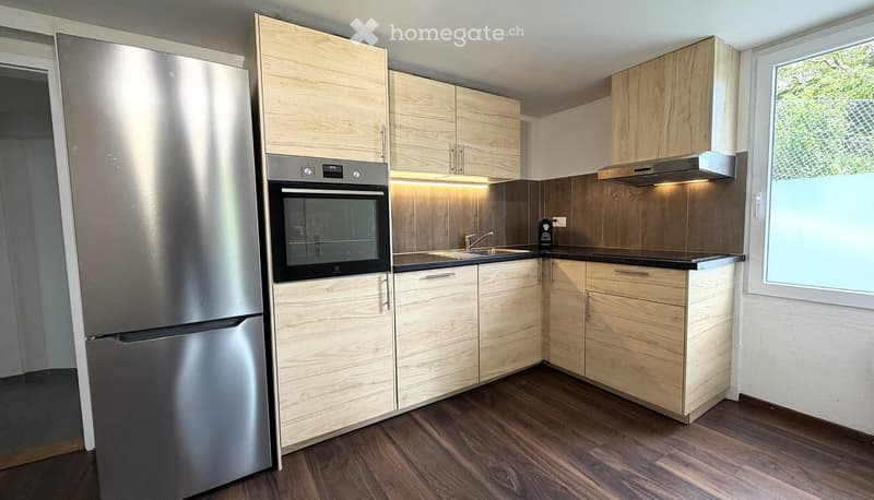 Sonnige Terrasse & Wiese und grosszügige 3.5 Zimmer Wohnung (2)