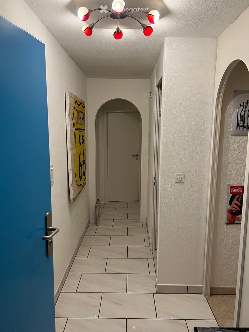 WG-Zimmer neben Tivoli Einkaufszenter mit Balkon,nahe Zürich (4)