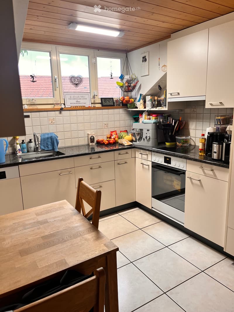 2.5 Zimmer Wohnung in Stöckli zu vermieten (3)