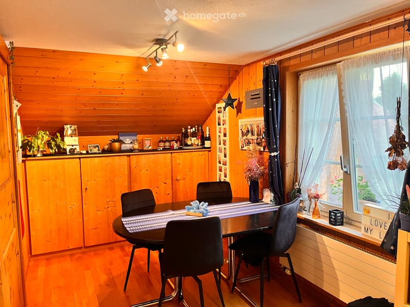 2.5 Zimmer Wohnung in Stöckli zu vermieten (2)