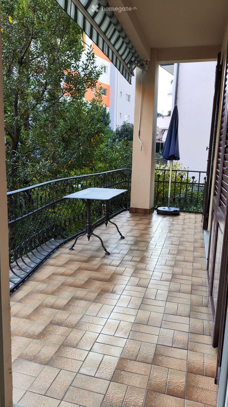 Ampio appartamento con grande balcone a Locarno. (5)