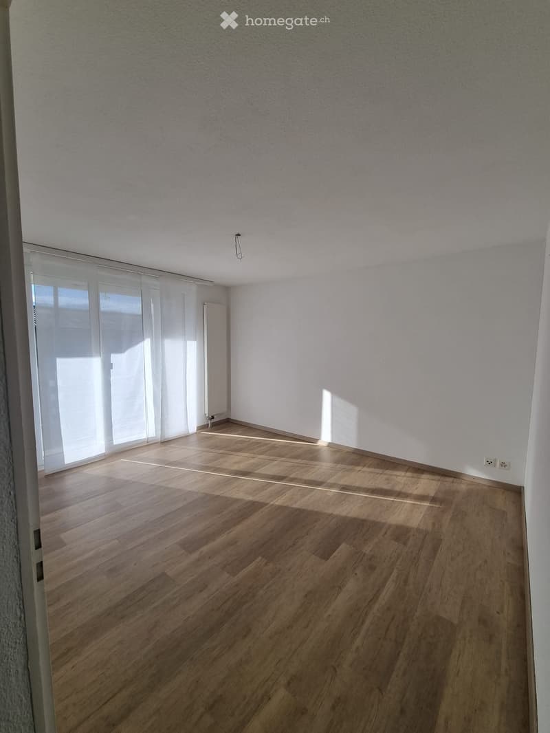 Schöne 2.5 Zimmer Wohnung (6)