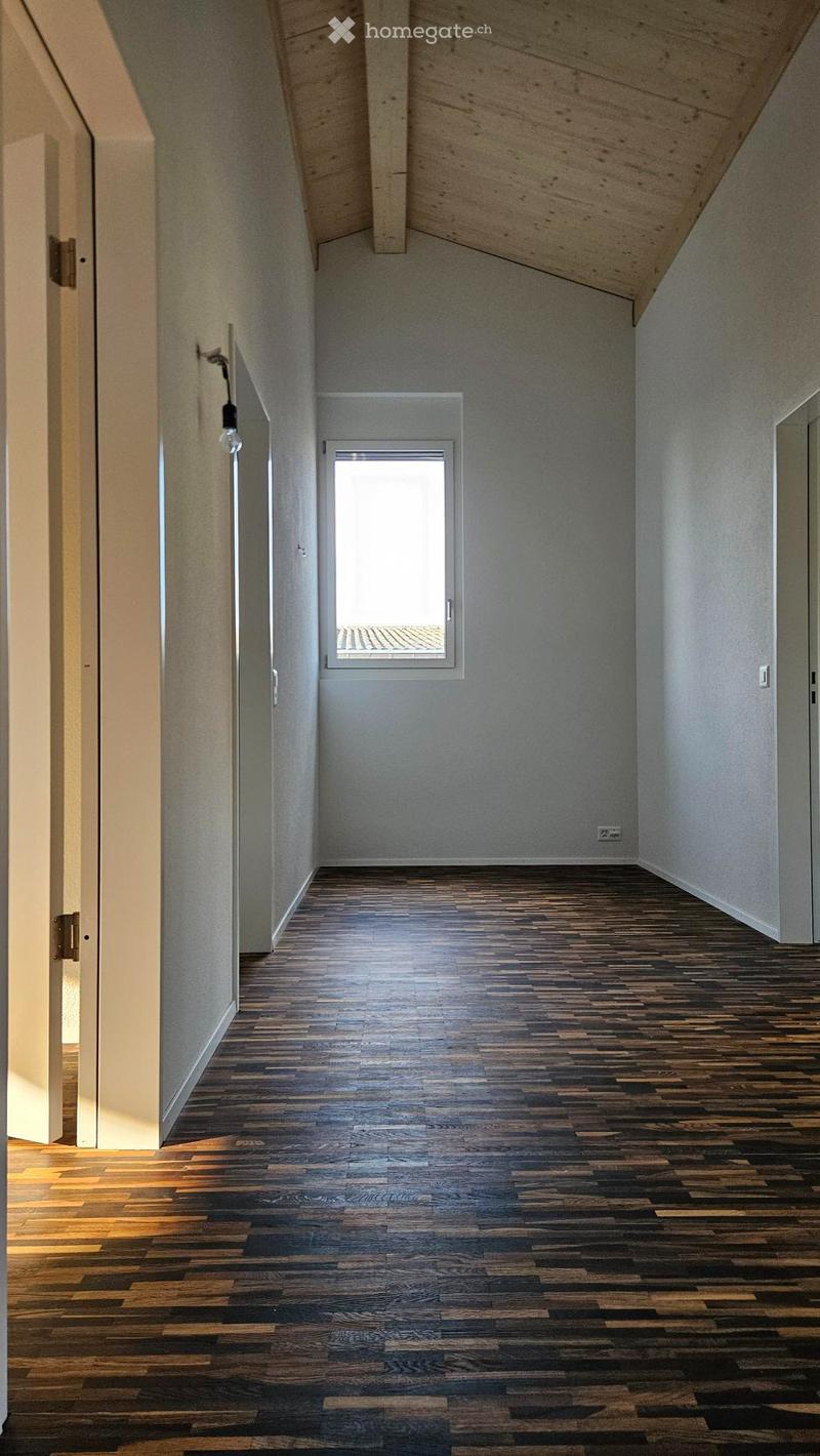 5.5 Zimmer Maisonettewohnung im DEFH mit Balkon und Garten (5)