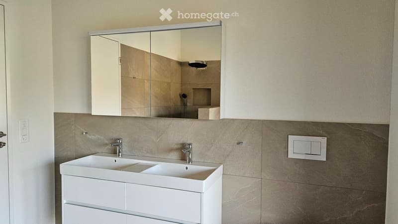 5.5 Zimmer Maisonettewohnung im DEFH mit Balkon und Garten (2)