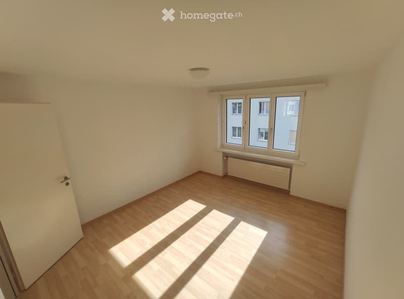 Zu vermieten 2 Zimmer Wohnung *Ab Sofort* (3)