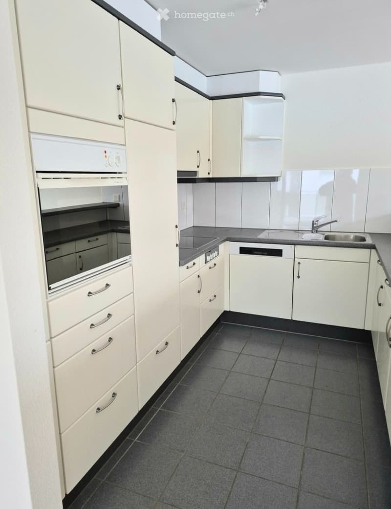 Frisch renovierte 3.5-Zimmerwohnung in Adligenswil LU (4)