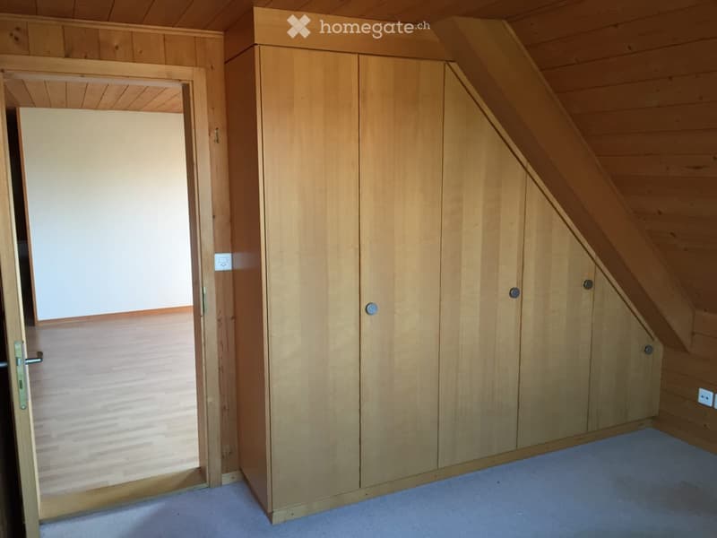 Charmante 3.5-Zimmer-Dachwohnung in Rapperswil BE (3)