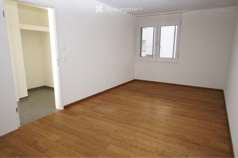 Nachmieter/in für 2.5 Zimmer Wohnung (2)