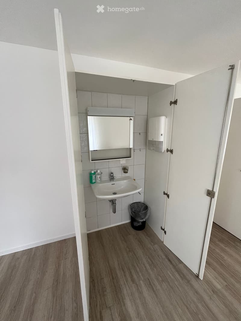Grosszügiges Zimmer zu Vermieten (3)