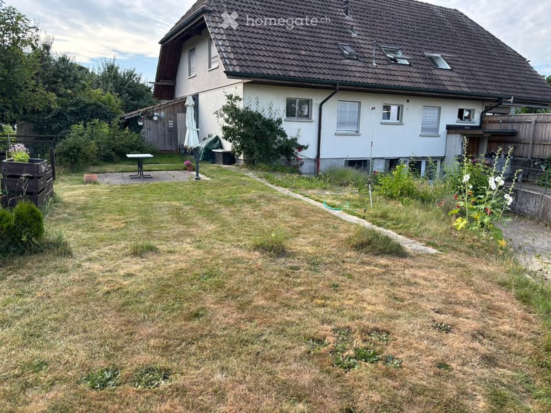Grosse Wohnung mit Garten (5)
