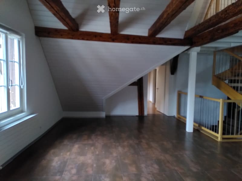 Charmante 3.5-Zimmer-Maisonettewohnung in Zofinger Altstadt (2)