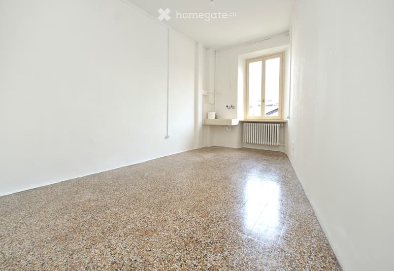 UFFICIO 3 LOCALI CENTRALISSIMO A CHIASSO (5)