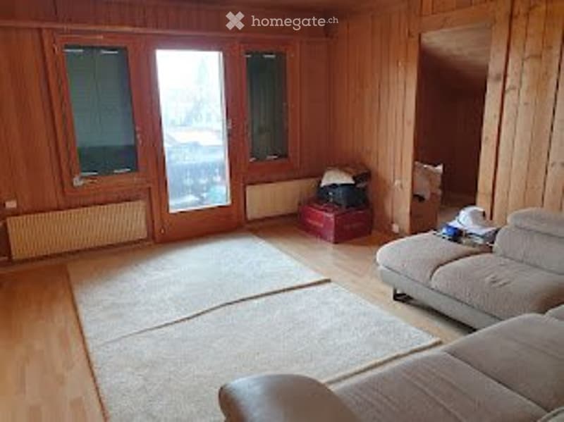 Heimelige 3.5 Zimmer Wohnung mit Balkon in Dorfzentrum (1)